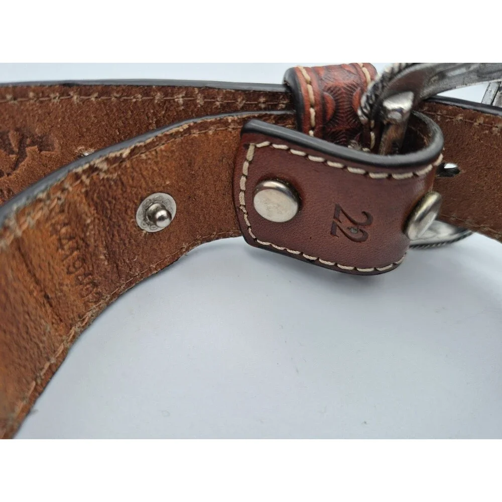 Noona leather dog